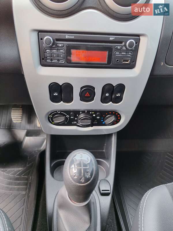 Внедорожник / Кроссовер Dacia Sandero StepWay 2012 в Кролевце