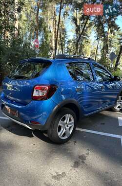 Внедорожник / Кроссовер Dacia Sandero StepWay 2016 в 