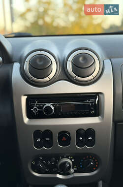 Внедорожник / Кроссовер Dacia Sandero StepWay 2011 в 