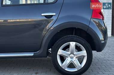 Внедорожник / Кроссовер Dacia Sandero StepWay 2010 в 