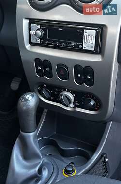 Внедорожник / Кроссовер Dacia Sandero StepWay 2010 в 