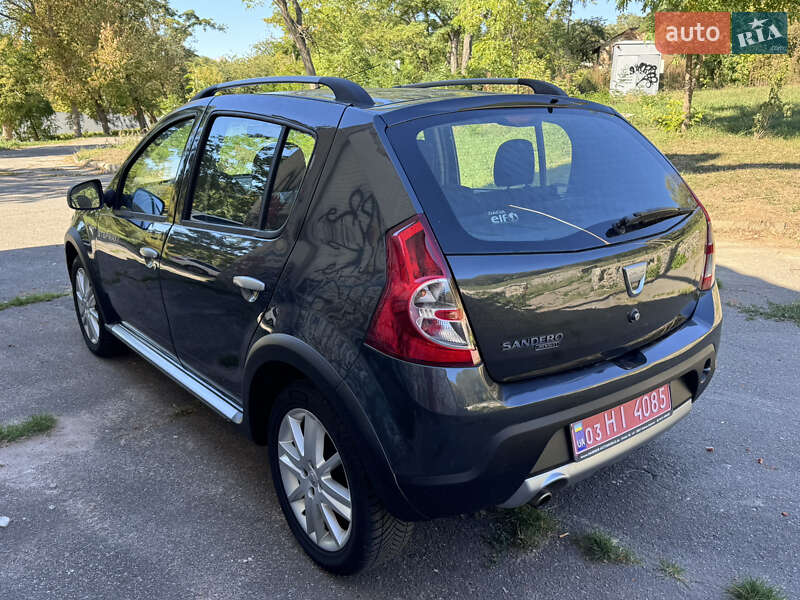 Внедорожник / Кроссовер Dacia Sandero StepWay 2010 в Полтаве