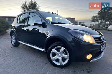 Внедорожник / Кроссовер Dacia Sandero StepWay 2011 в 