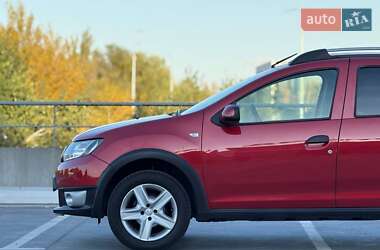 Внедорожник / Кроссовер Dacia Sandero StepWay 2014 в 