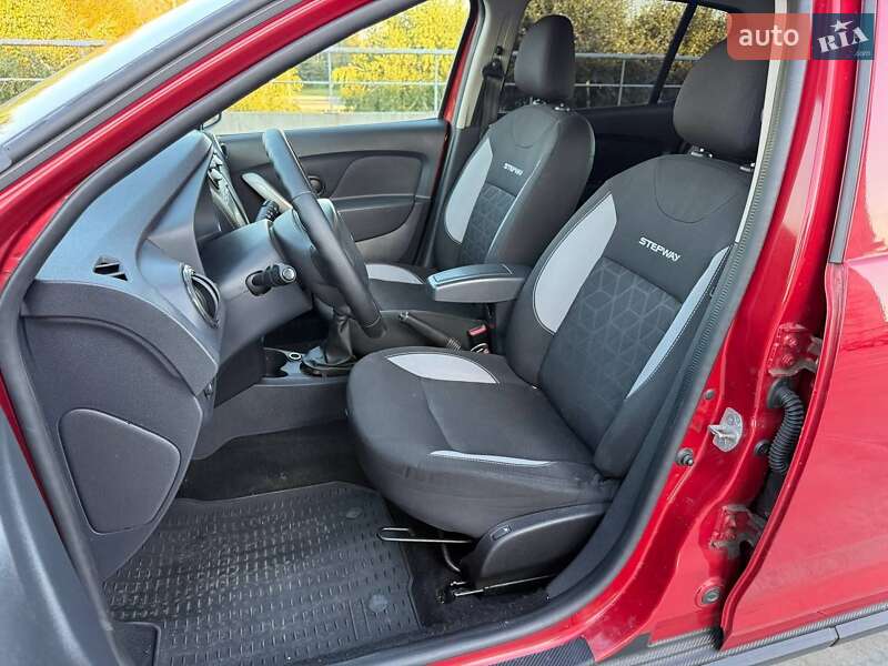 Позашляховик / Кросовер Dacia Sandero StepWay 2014 в Києві