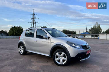 Внедорожник / Кроссовер Dacia Sandero StepWay 2011 в Кролевце