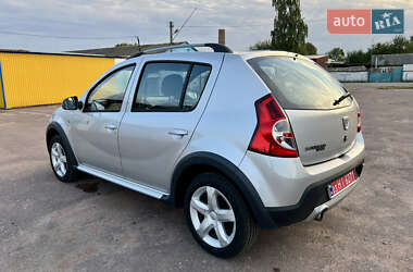 Внедорожник / Кроссовер Dacia Sandero StepWay 2011 в 