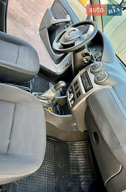 Внедорожник / Кроссовер Dacia Sandero StepWay 2011 в 