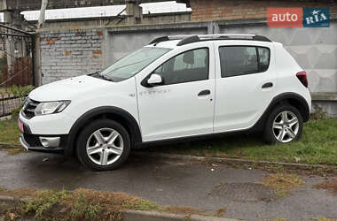 Позашляховик / Кросовер Dacia Sandero StepWay 2015 в Нововолинську