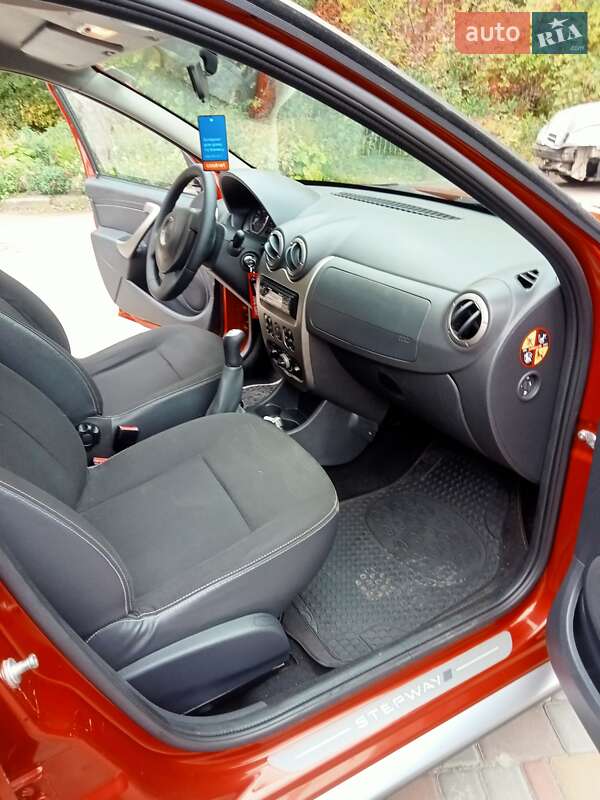 Внедорожник / Кроссовер Dacia Sandero StepWay 2010 в Каменском
