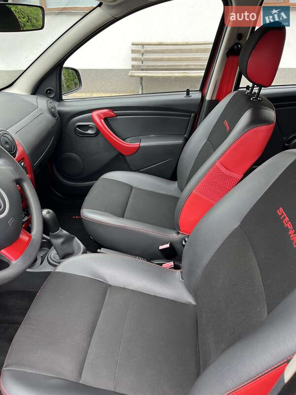 Внедорожник / Кроссовер Dacia Sandero StepWay 2012 в Виннице