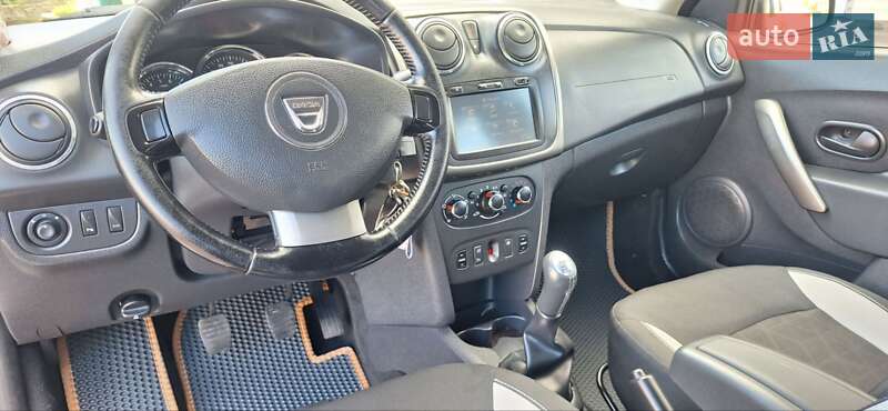 Позашляховик / Кросовер Dacia Sandero StepWay 2013 в Новоархангельську