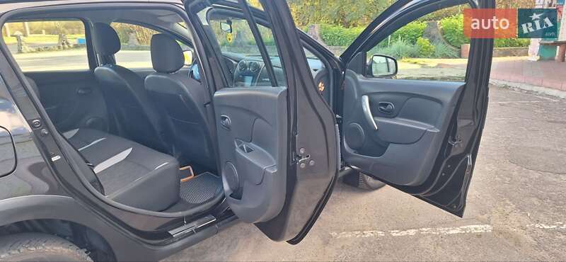 Позашляховик / Кросовер Dacia Sandero StepWay 2013 в Новоархангельську