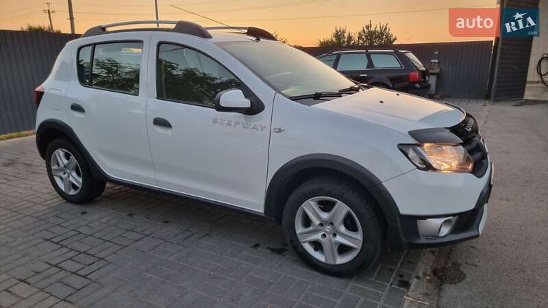 Внедорожник / Кроссовер Dacia Sandero StepWay 2015 в Кропивницком