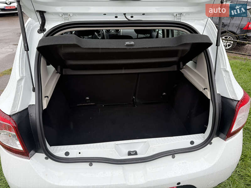 Позашляховик / Кросовер Dacia Sandero StepWay 2015 в Нововолинську фото 8 Позашляховик / Кросовер Dacia Sandero StepWay 2015 в Нововолинську