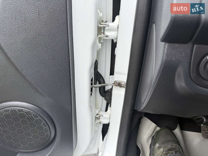 Позашляховик / Кросовер Dacia Sandero StepWay 2015 в Нововолинську фото 23 Позашляховик / Кросовер Dacia Sandero StepWay 2015 в Нововолинську