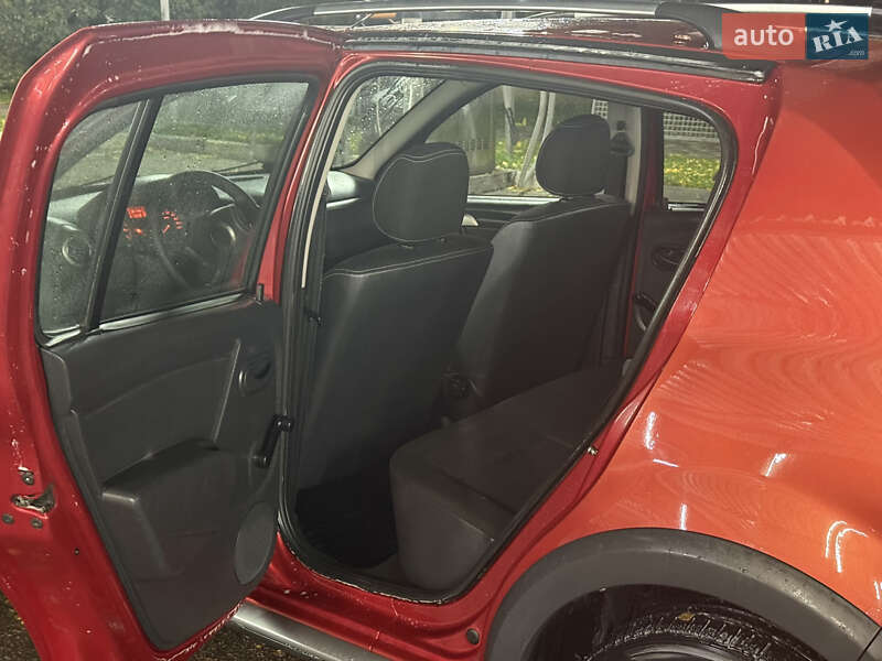 Внедорожник / Кроссовер Dacia Sandero StepWay 2010 в Луцке фото 10 Внедорожник / Кроссовер Dacia Sandero StepWay 2010 в Луцке