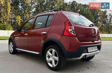 Позашляховик / Кросовер Dacia Sandero StepWay 2012 в 