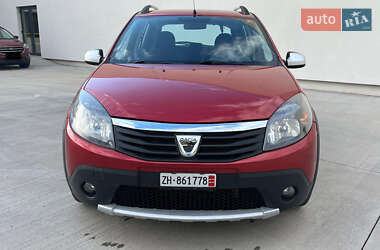 Позашляховик / Кросовер Dacia Sandero StepWay 2012 в 