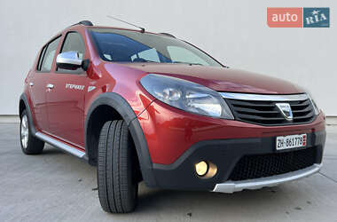 Позашляховик / Кросовер Dacia Sandero StepWay 2012 в 