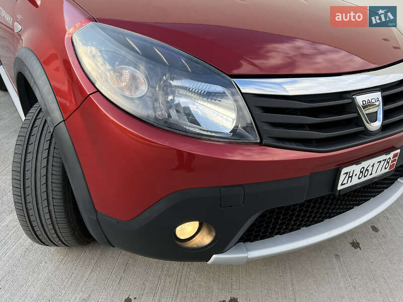 Внедорожник / Кроссовер Dacia Sandero StepWay 2012 в Луцке