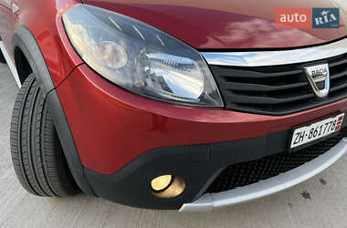 Позашляховик / Кросовер Dacia Sandero StepWay 2012 в 