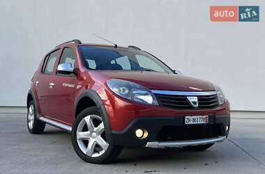 Позашляховик / Кросовер Dacia Sandero StepWay 2012 в 