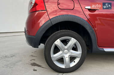 Позашляховик / Кросовер Dacia Sandero StepWay 2012 в 