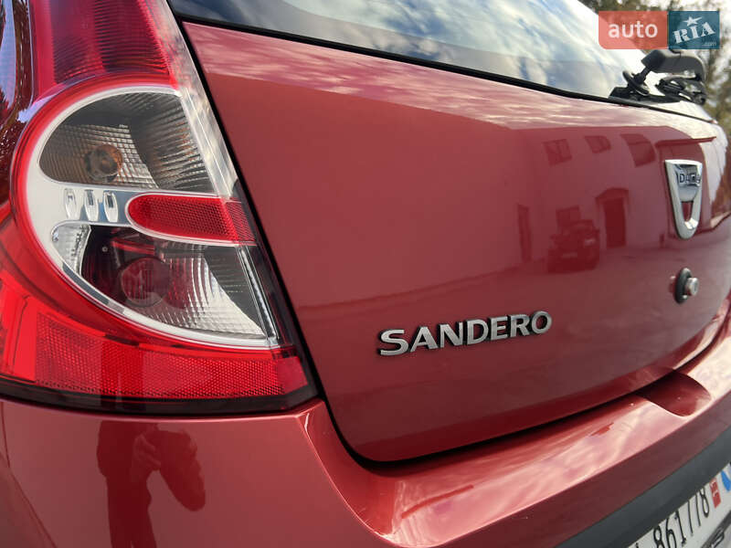 Внедорожник / Кроссовер Dacia Sandero StepWay 2012 в Луцке