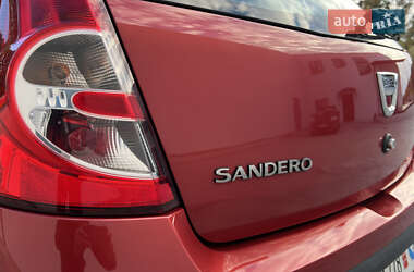 Позашляховик / Кросовер Dacia Sandero StepWay 2012 в 