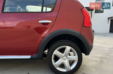Позашляховик / Кросовер Dacia Sandero StepWay 2012 в 
