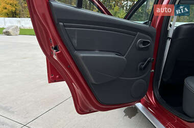 Позашляховик / Кросовер Dacia Sandero StepWay 2012 в 