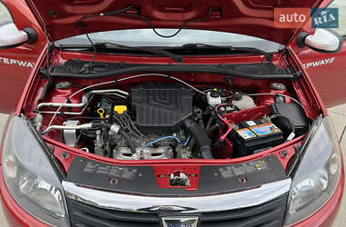 Позашляховик / Кросовер Dacia Sandero StepWay 2012 в 