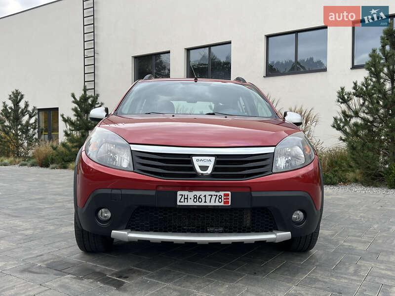 Внедорожник / Кроссовер Dacia Sandero StepWay 2012 в Луцке