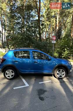 Позашляховик / Кросовер Dacia Sandero StepWay 2016 в 