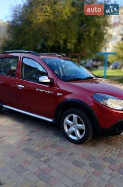 Позашляховик / Кросовер Dacia Sandero StepWay 2012 в  фото 2 Позашляховик / Кросовер Dacia Sandero StepWay 2012 в
