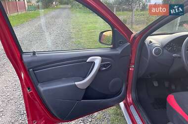 Позашляховик / Кросовер Dacia Sandero StepWay 2012 в  фото 9 Позашляховик / Кросовер Dacia Sandero StepWay 2012 в
