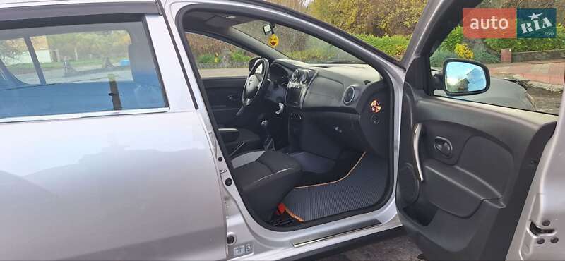 Внедорожник / Кроссовер Dacia Sandero StepWay 2013 в Новоархангельске фото 15 Внедорожник / Кроссовер Dacia Sandero StepWay 2013 в Новоархангельске