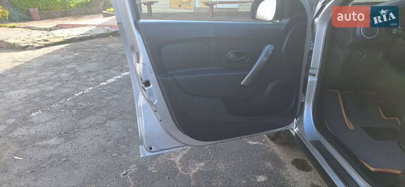 Внедорожник / Кроссовер Dacia Sandero StepWay 2013 в Новоархангельске фото 55 Внедорожник / Кроссовер Dacia Sandero StepWay 2013 в Новоархангельске