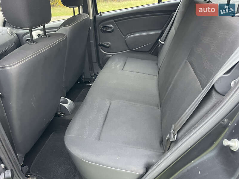 Позашляховик / Кросовер Dacia Sandero StepWay 2009 в Дубні фото 13 Позашляховик / Кросовер Dacia Sandero StepWay 2009 в Дубні