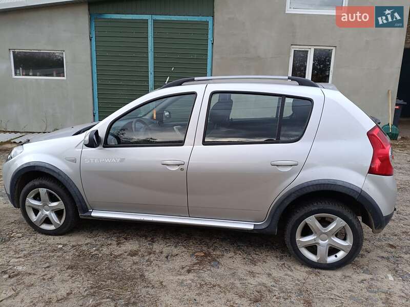 Внедорожник / Кроссовер Dacia Sandero StepWay 2011 в Любешове фото 7 Внедорожник / Кроссовер Dacia Sandero StepWay 2011 в Любешове