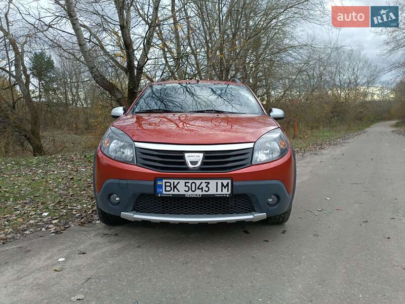 Внедорожник / Кроссовер Dacia Sandero StepWay 2010 в Ровно