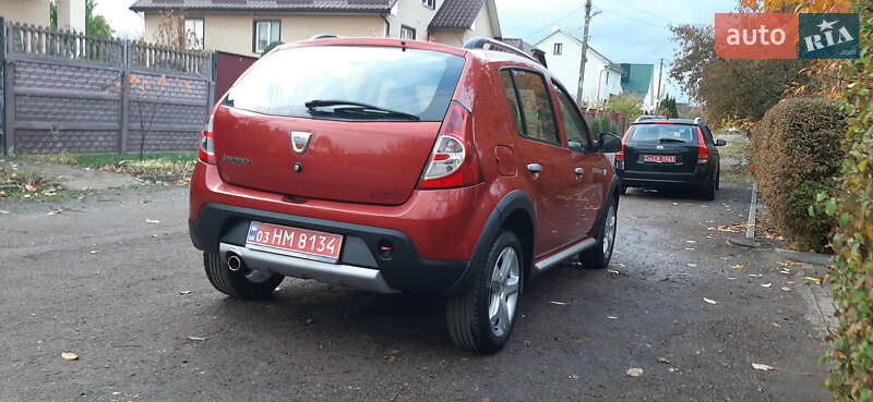 Внедорожник / Кроссовер Dacia Sandero StepWay 2012 в Чернигове