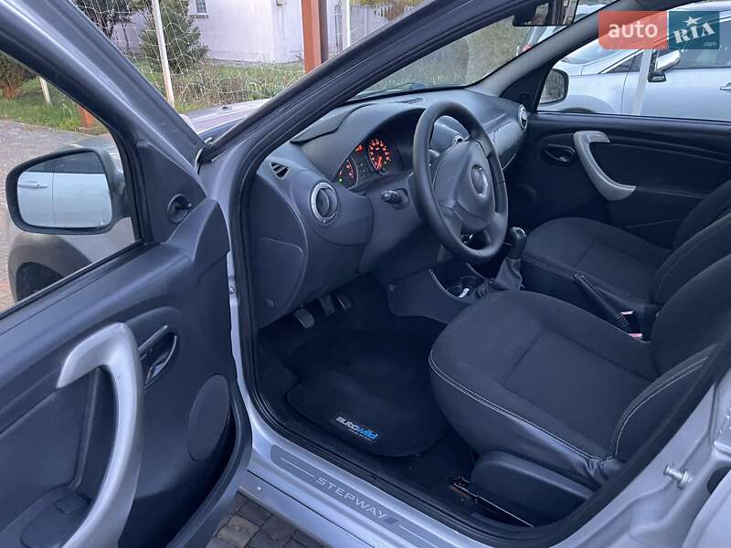Внедорожник / Кроссовер Dacia Sandero StepWay 2011 в Луцке