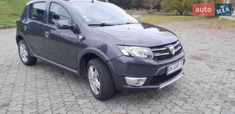 Внедорожник / Кроссовер Dacia Sandero StepWay 2016 в Ровно