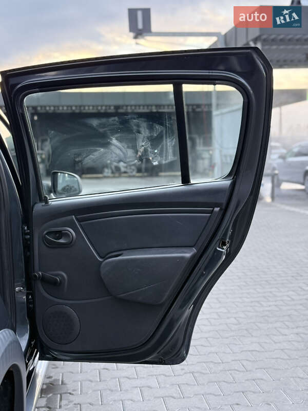 Внедорожник / Кроссовер Dacia Sandero StepWay 2010 в Владимире фото 74 Внедорожник / Кроссовер Dacia Sandero StepWay 2010 в Владимире