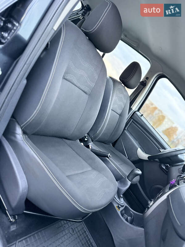 Внедорожник / Кроссовер Dacia Sandero StepWay 2010 в Владимире фото 86 Внедорожник / Кроссовер Dacia Sandero StepWay 2010 в Владимире