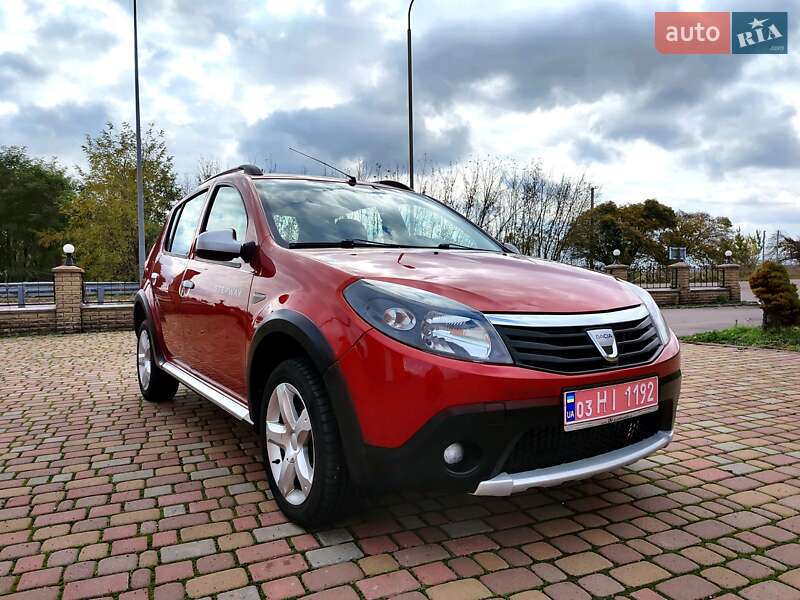 Внедорожник / Кроссовер Dacia Sandero StepWay 2011 в Хороле фото 4 Внедорожник / Кроссовер Dacia Sandero StepWay 2011 в Хороле