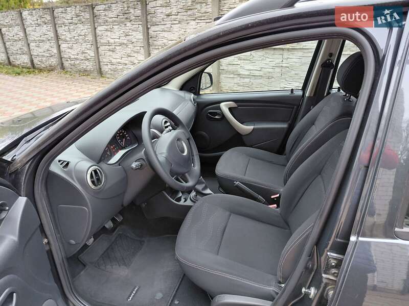 Внедорожник / Кроссовер Dacia Sandero StepWay 2010 в Хороле