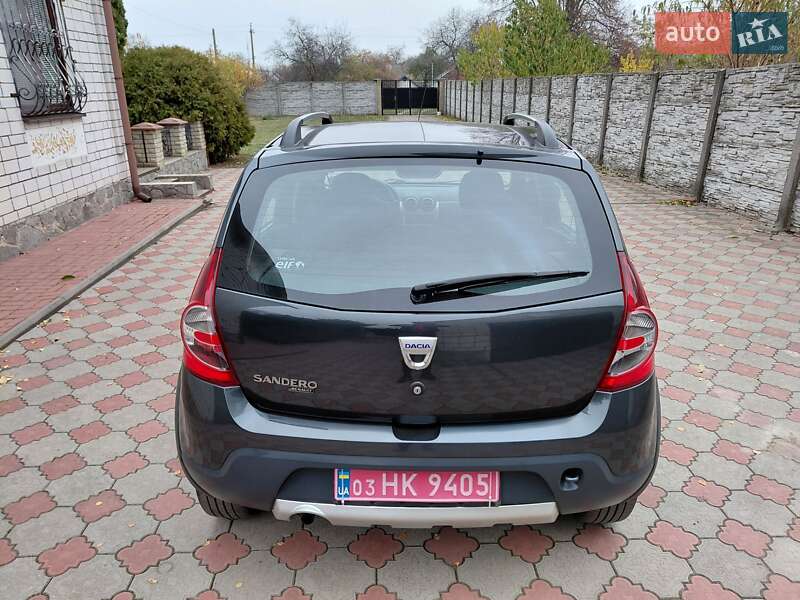 Внедорожник / Кроссовер Dacia Sandero StepWay 2010 в Хороле